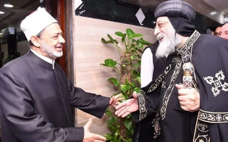 تصريح شيخ الأزهر.. الإسلام لا يحرم بناء الكنائس ويوجب تهنئة المسيحيين